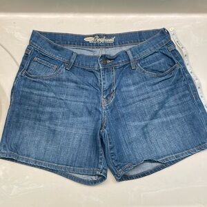 Old Navy The Boyfriend shorts size 4